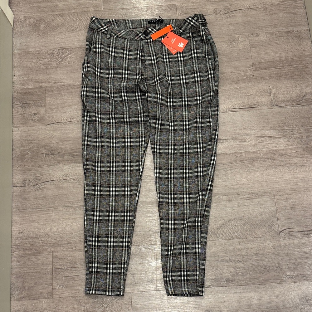 Young LA plaid dress pants.  Size 36x32. New with tags.